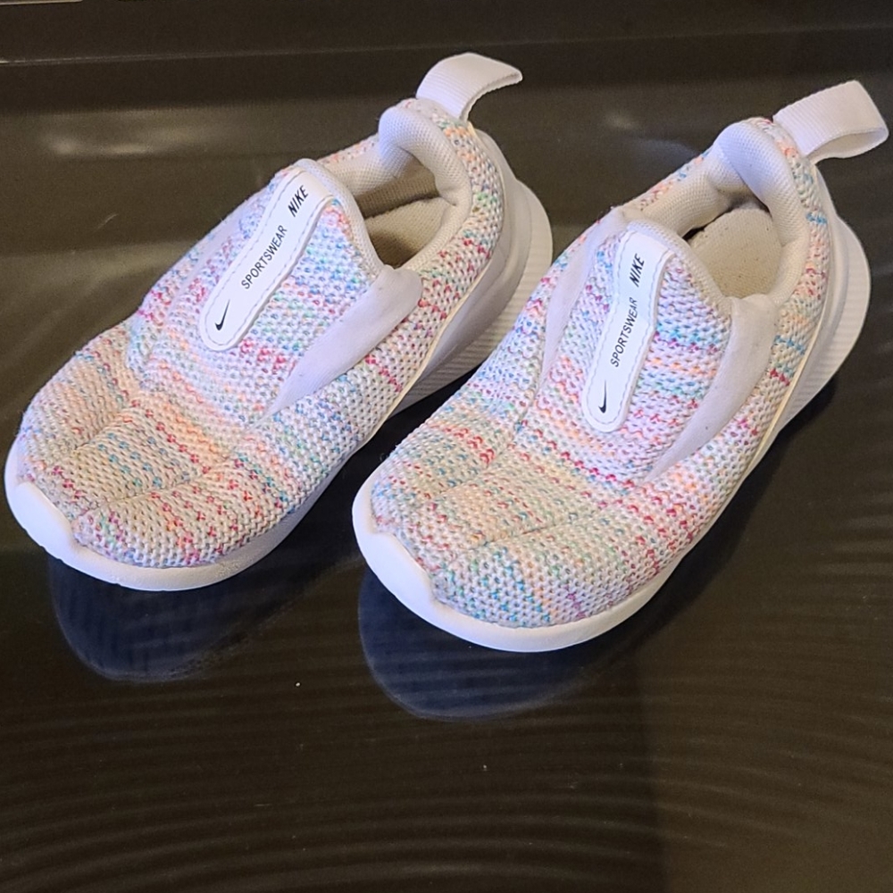 Toddler Nike 8. Knit shoe.